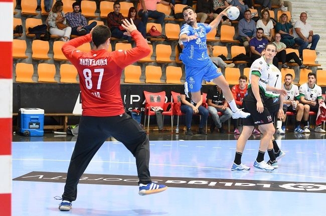 El REBI Cuenca sigue con su gran momento con una importante victoria en Pamplona (26-27)