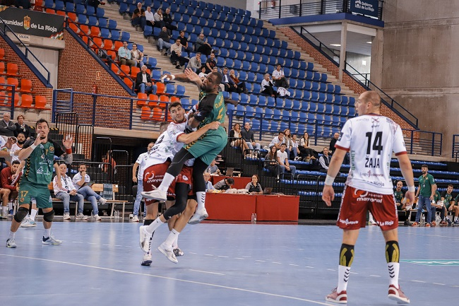 Victoria extraordinaria en Logroño (30-34)