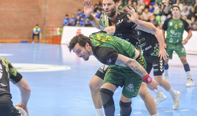 El REBI Cuenca no puede con el Bathco Torrelavega (25-29)