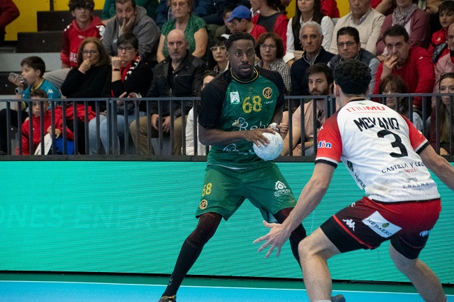 Derrota en Nava (35-32)