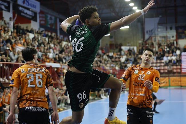 No se pudo sumar en Torrelavega (28-25)