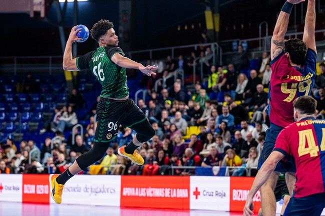 El REBI Cuenca da la cara ante el Barça (35-26)