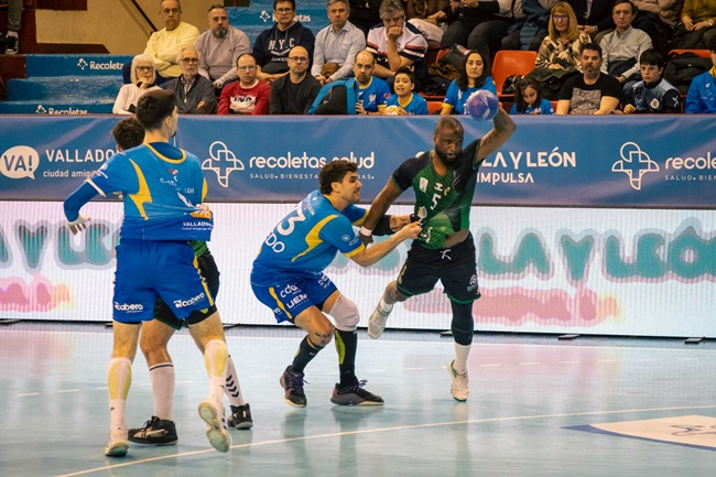 Derrota injusta en Valladolid (28-27)