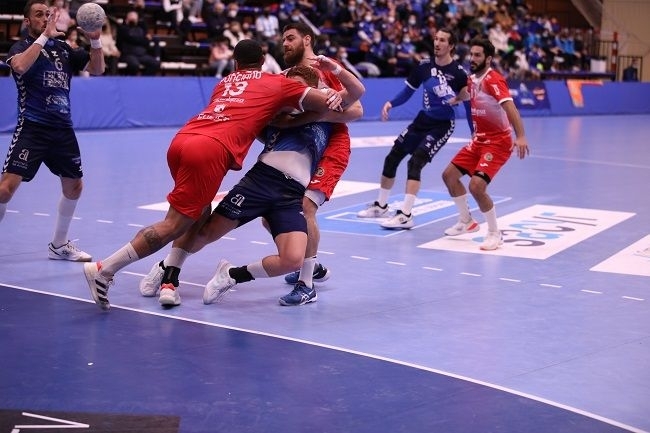 El Incarlopsa Cuenca comienza la segunda vuelta con una importante victoria en Benidorm (24-27)